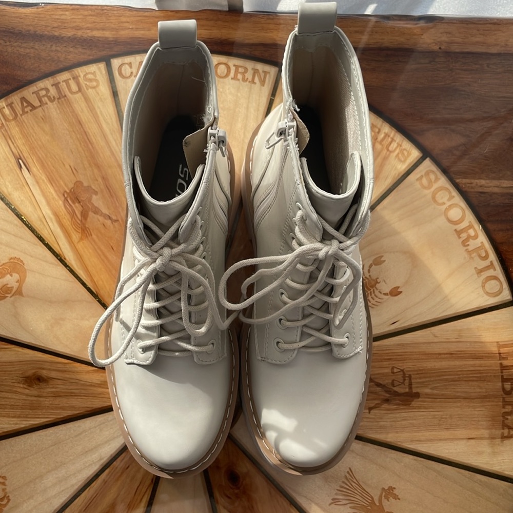 Platform Cream Boot Nwot - image 7